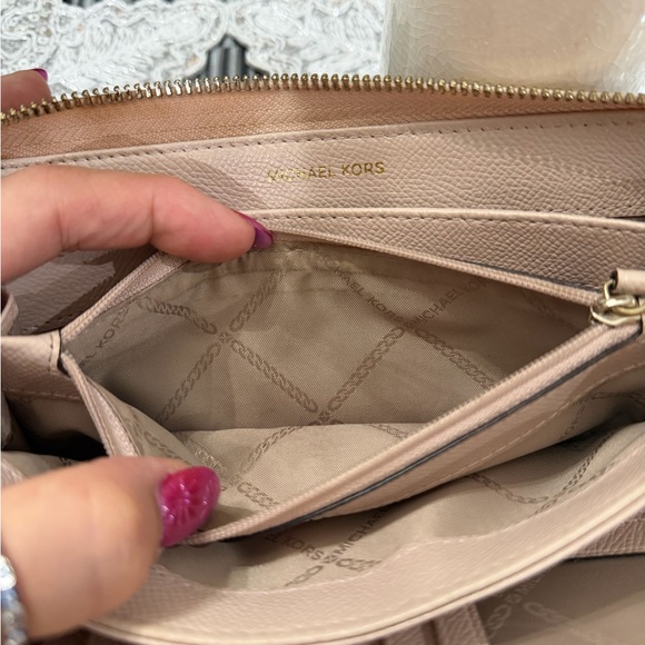 Michael Kors Metallic Rose Gold Signature Zip-Around Wallet - Picture 6 of 7